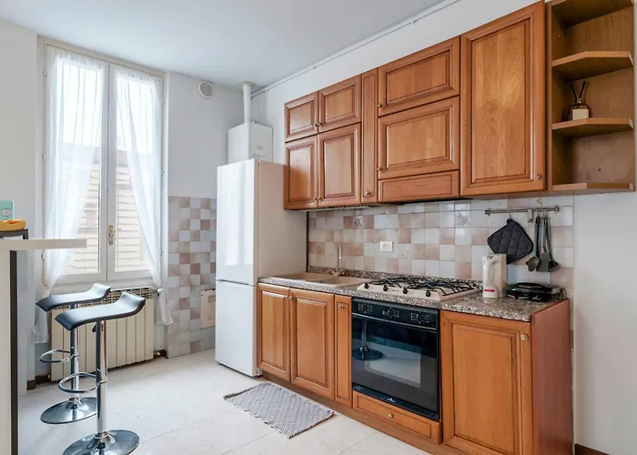 Host4u - Via Cremona A Апартаменти