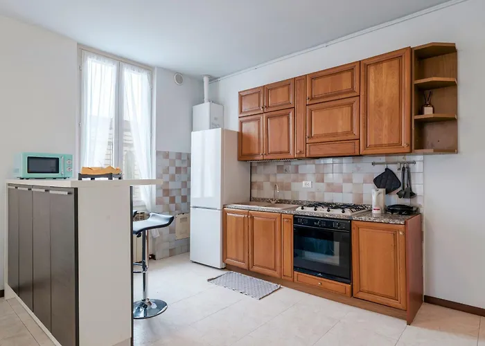 Host4u - Via Cremona A *