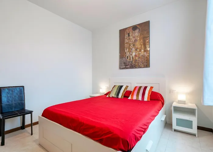 Host4u - Via Cremona A * ブレシア