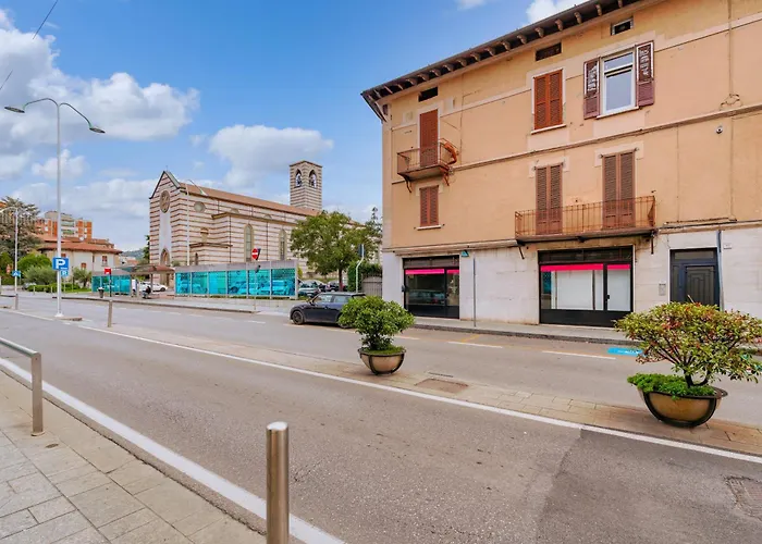 Host4u - Via Cremona A *